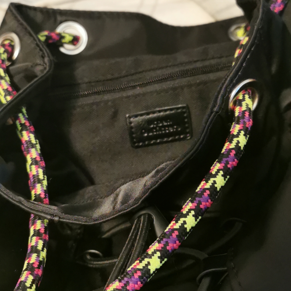 Urban Outfitter Small Backpack - Picture 3 of 4